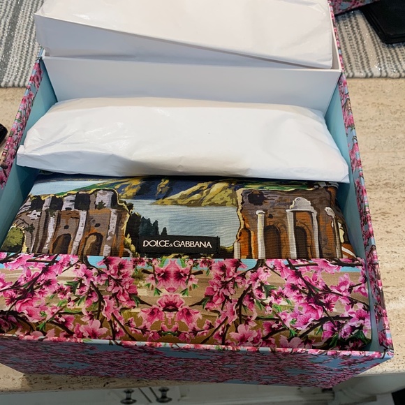 Dolce & Gabbana Sicily 58 Medium Leather Shoulder - Picture 2 of 4